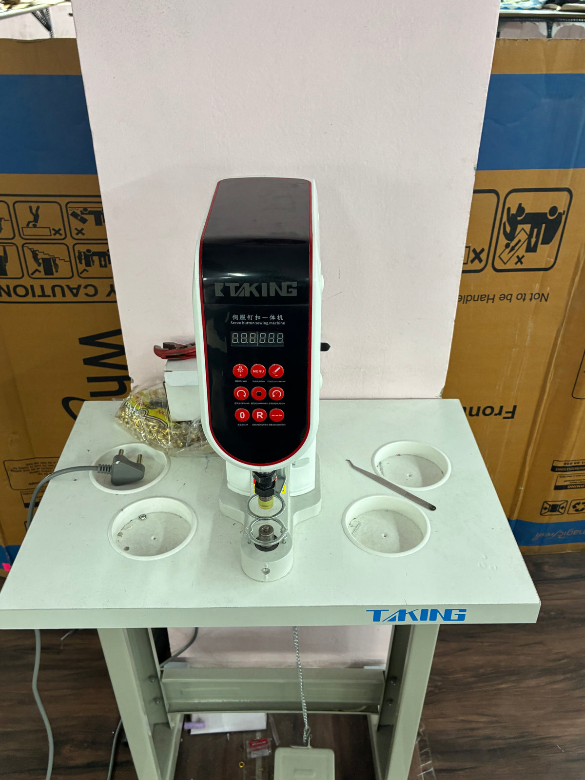Automatic snap button and eyelet machine installing metal fasteners for premium garments, jackets and fashion apparel manufacturing